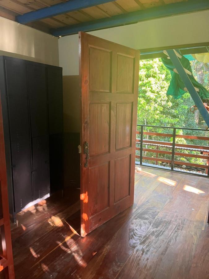 Hostel Tuanis Surf Camp Playa Santa Teresa  Экстерьер фото