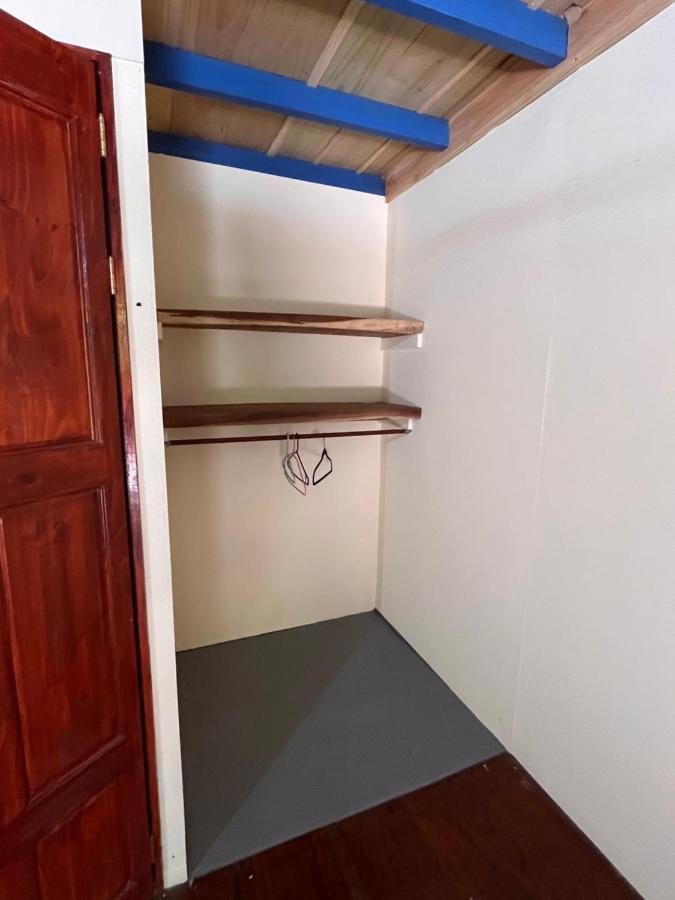 Hostel Tuanis Surf Camp Playa Santa Teresa  Экстерьер фото