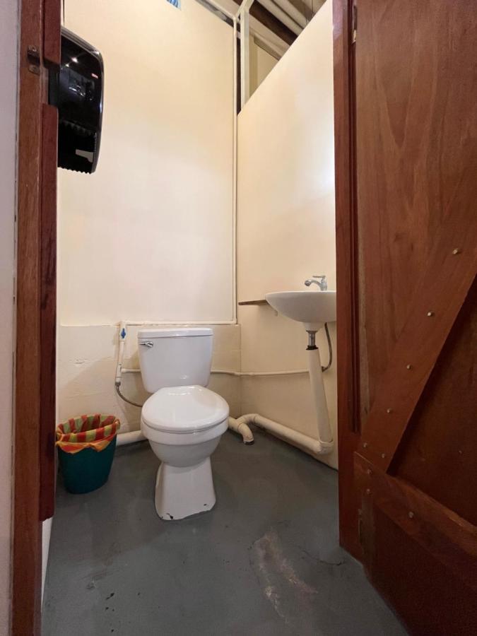 Hostel Tuanis Surf Camp Playa Santa Teresa  Экстерьер фото