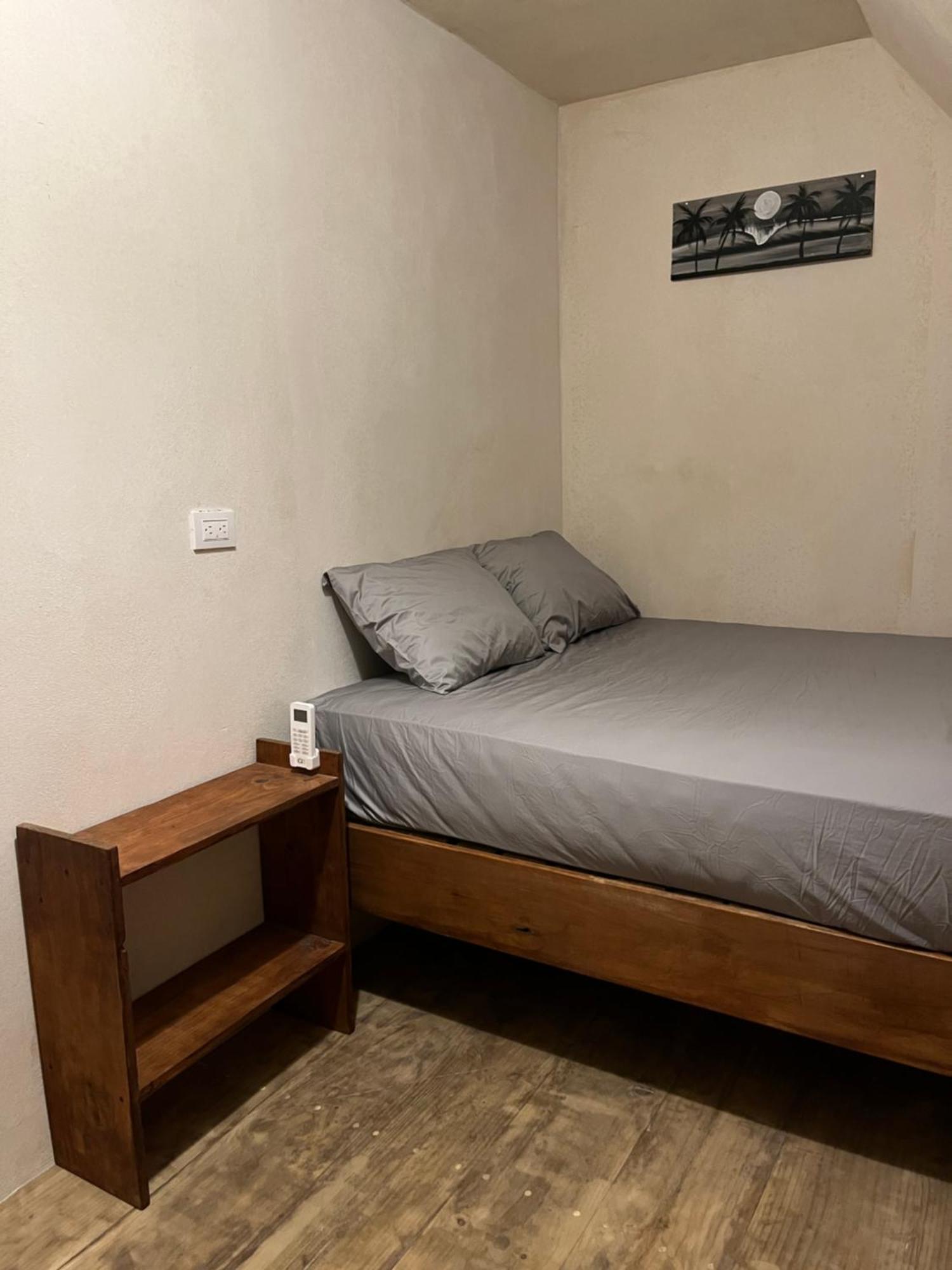 Hostel Tuanis Surf Camp Playa Santa Teresa  Экстерьер фото